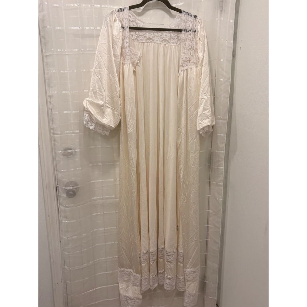 Ilise Stevens Vintage Ivory Lace Trim Nightgown Puff Sleeve Nylon Maxi Medium
